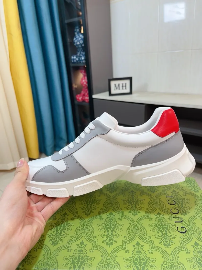 Men's shoes 💰560🌹🌹GUCCI [Gucci] New high-end brand of men's shoes, the latest fashionable casual men's shoes, trendy and versatile, relaxed and sporty style, uppers imported from Italy, first-layer cowhide, genuine leather lining, and ultra-fine workmanship. Original personalized fashionable rubber wear-resistant outsole, light and comfortable on the foot, size 38-44